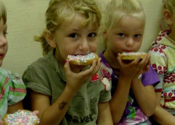 Twee gewonden bij aanrijding drie voertuigen Holten aanrijding 